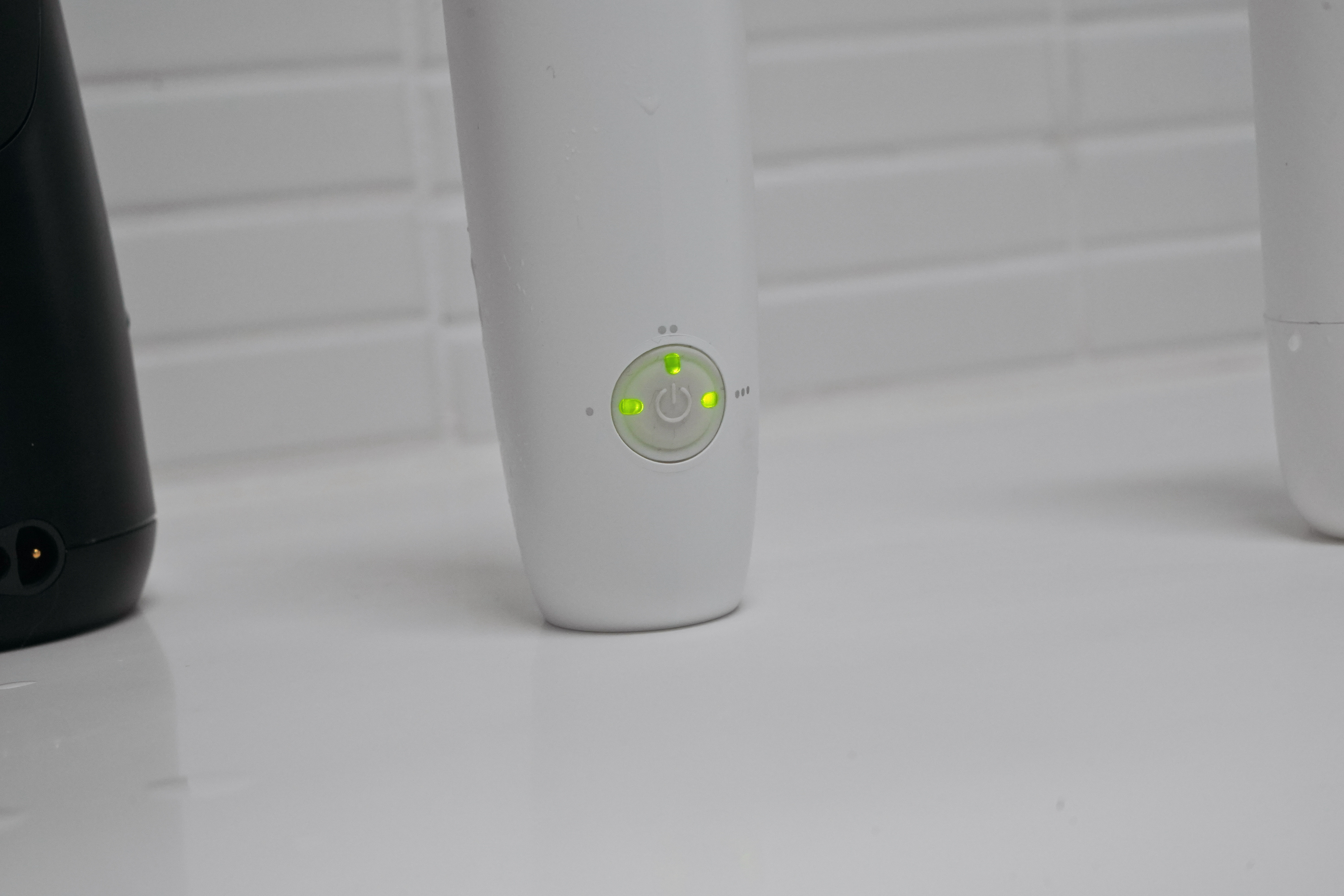 有了电动牙刷还要买便携冲牙器？洁碧、飞利浦，Oclean对比