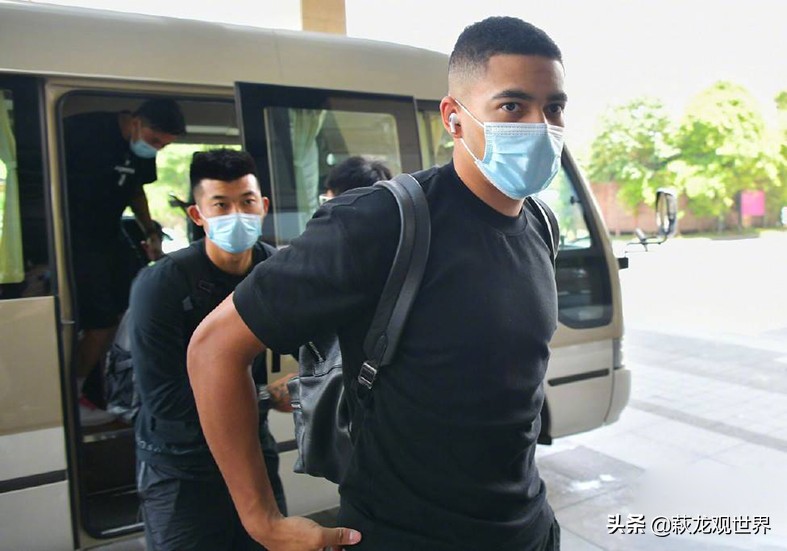 杜兆才送战友踏征程！陈戌源始终不提国足目标，续约李铁实为一计