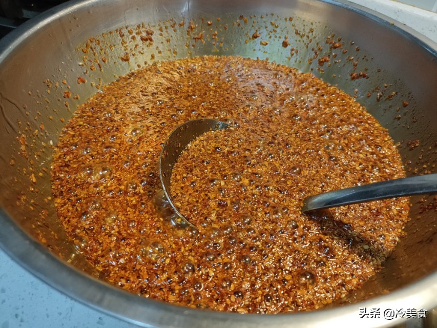 做油辣椒全是泡怎么办,做油泼辣椒的注意事项