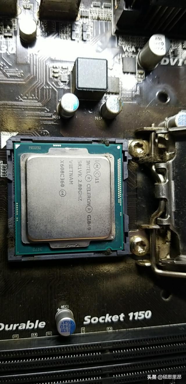 装一台可以吃鸡的电脑,花300装电脑