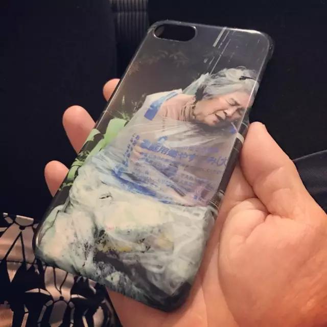 90岁日本老奶奶，酗酒飙车碰瓷，爱上自拍，人生乐趣多了100倍