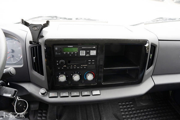 18年解放牌虎vh汽车130马力4米2,解放虎vh180马力4.2米高栏报价