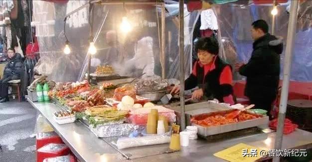 韩国首尔夜市摆摊视频,韩国街边露天摊