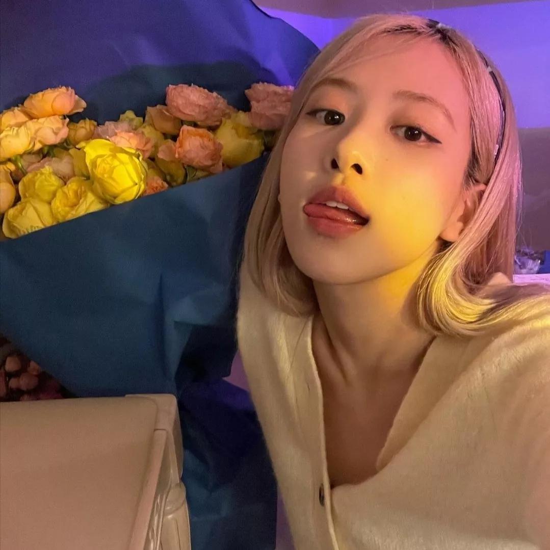 rose朴彩英超仙头像,朴彩英氛围感头像