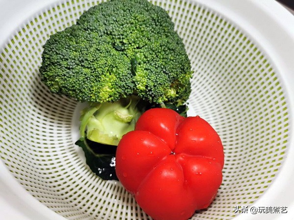 干锅不放葱,干锅西兰花五花肉的做法