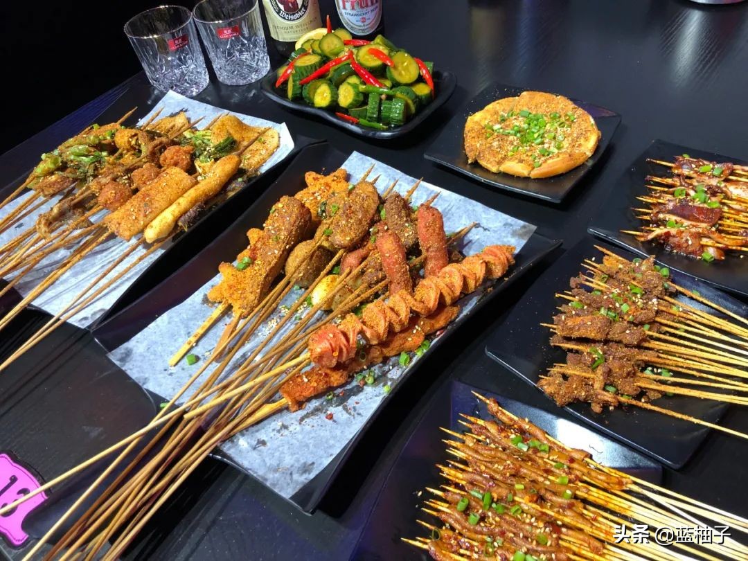 不油的炸串，比烧烤更嫩，比火锅更入味，从素到肉炸嘛嘛香，好吃