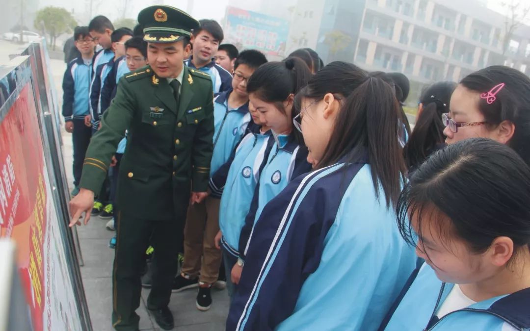 重点发展普文普理，做精做强美术特色。黄州中学高中部欢迎你！