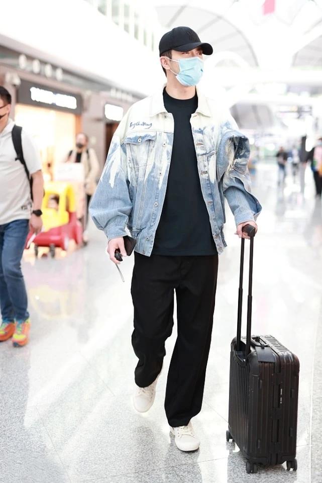 高伟光穿黑皮衣打扮,高伟光穿衣搭配图片