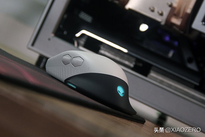 没有什么桌面几点零,折腾不止的电脑桌面好物分享