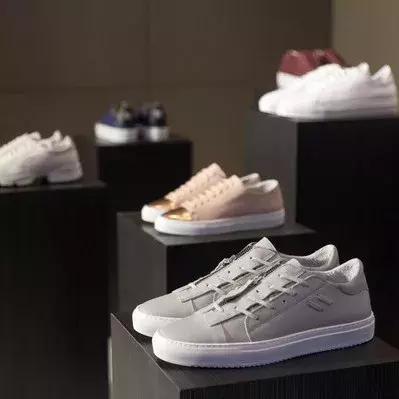 小白鞋真的永不过时,小白鞋什么时候火起来的