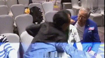 70岁老人找小20岁的女友,周润发年轻时的情史