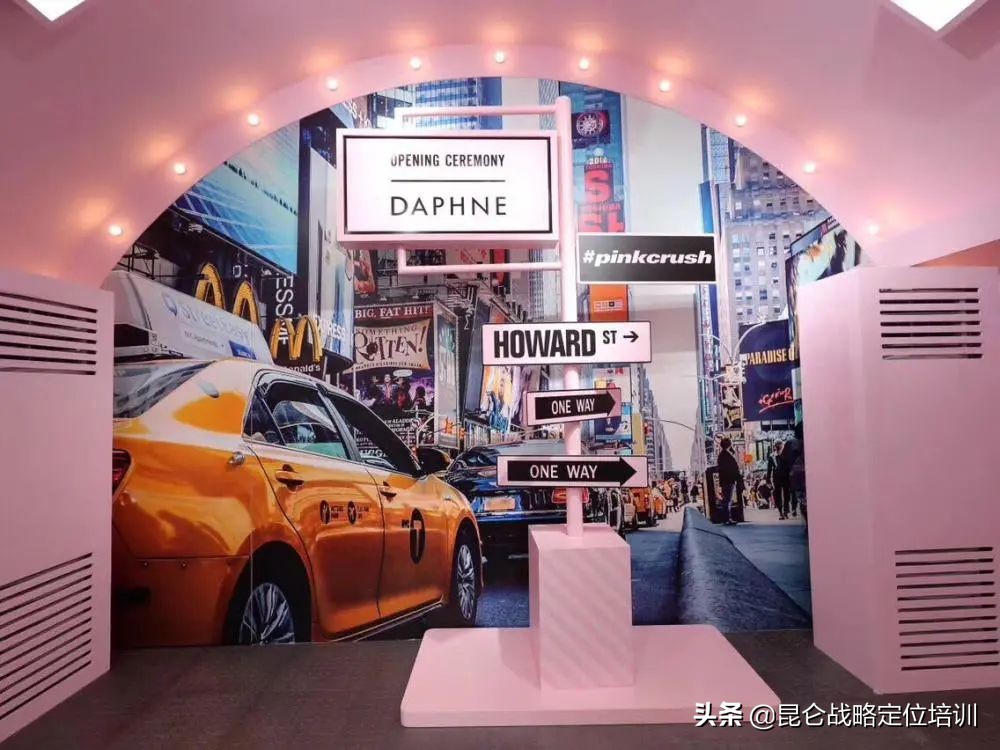 女鞋达芙妮春夏款2023年,女鞋之王达芙妮