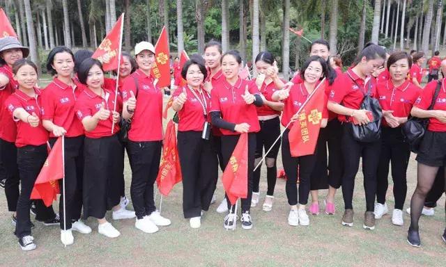 巨邦清明献花丨人间四月无心芳菲，上山看总设计师改革大步豪迈