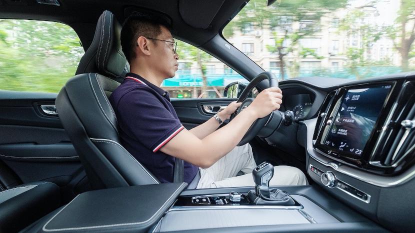 开了一年的沃尔沃xc60卖多少钱,开了一年沃尔沃xc60卖多少钱