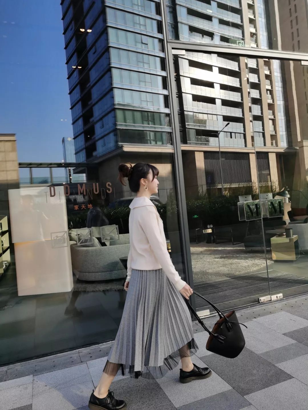 淑女气质百搭减龄薄款,简单时尚大方冬天减龄款