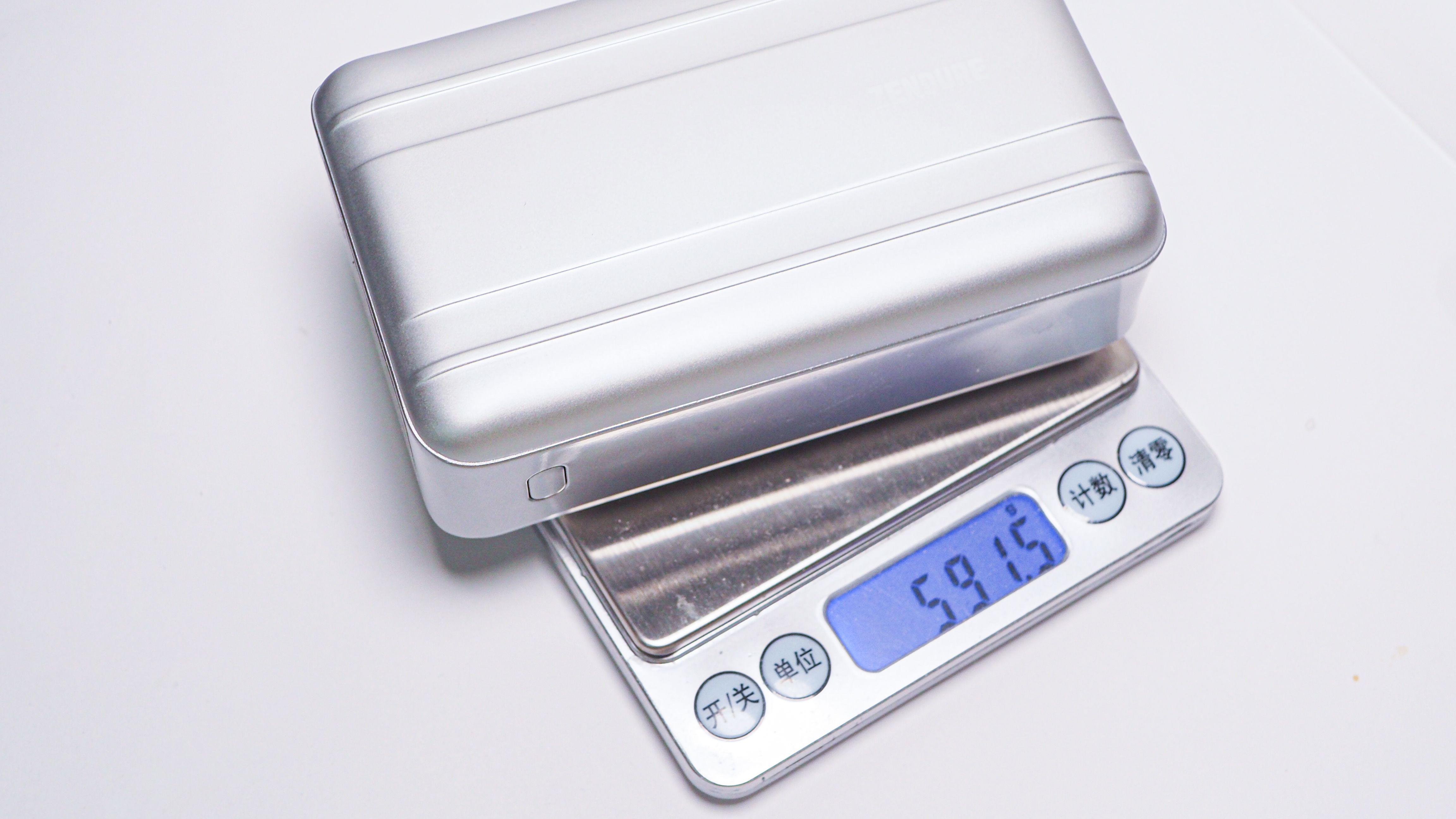 出行好帮手——征拓SuperTankPro超级移动电源