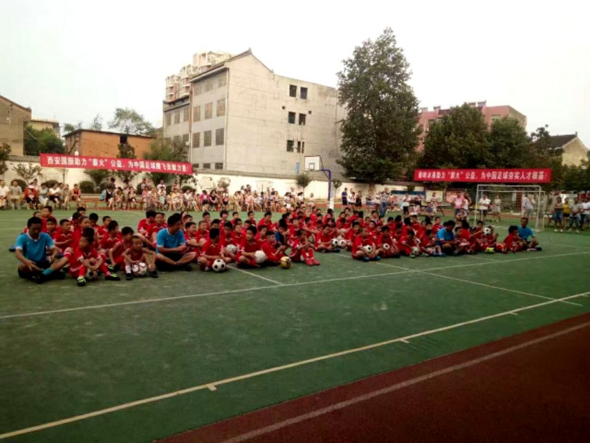 深圳公益足球培训,成都公益足球培训