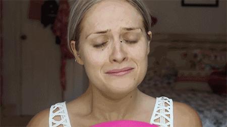 让你的嘴唇滋润一整天,让嘴巴嫩的唇膏