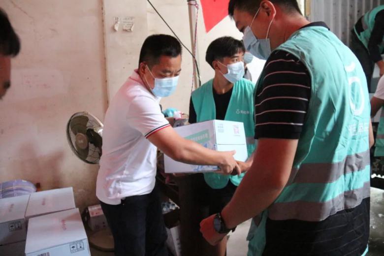 助力疫情防控我们在行动图片,助力疫情防控尽显责任担当