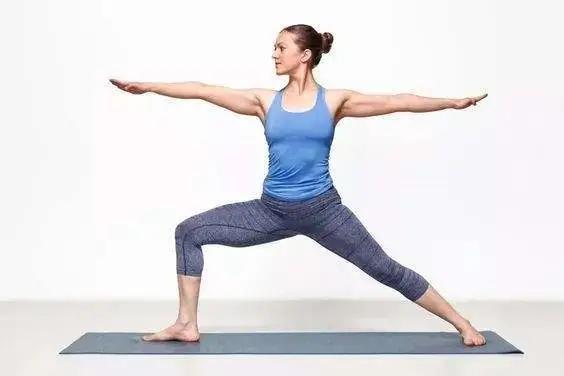 人未老膝盖先老,人未老脚先衰十个动作