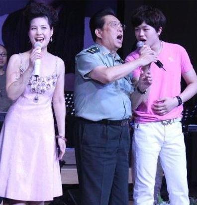 白岩松谈孩子断绝关系,白岩松高考考了几次