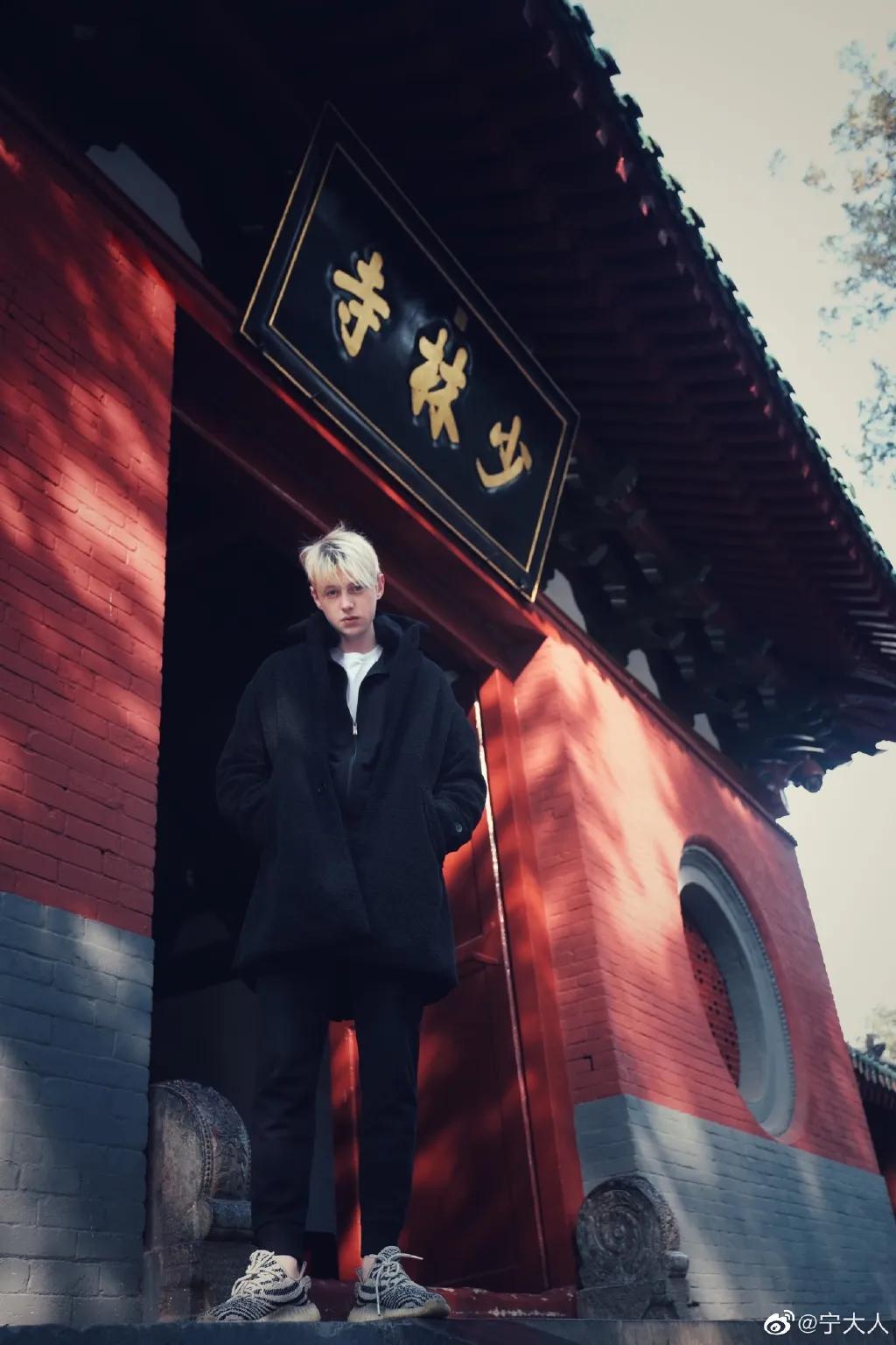 中国人民大学最帅留学生!一开口东北话十级:哎呀妈呀,老帅了