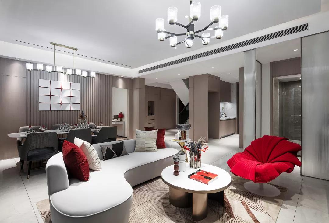 「香港方黄集团新作」静谧无忧桃花源vs烈艳蓝金Dior