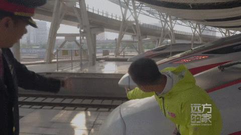 复兴号高铁运营最高时速,复兴号智能高铁时速530过站