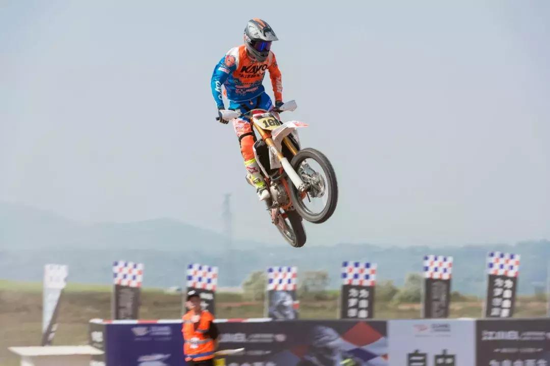 中国顶级越野摩托赛事,场面堪比kpl