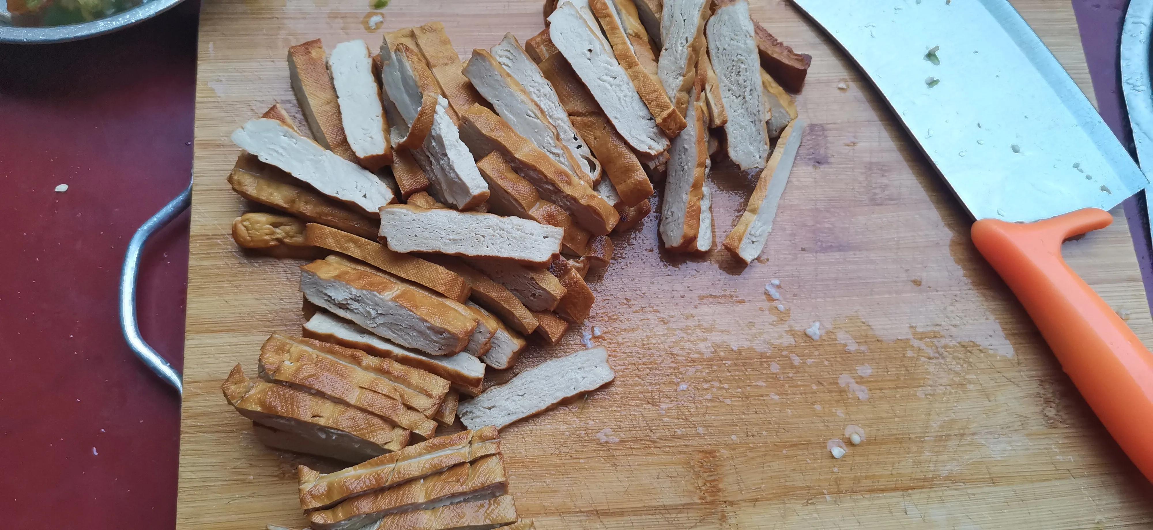 大蒜香干炒肉片,香干炒肉片做法