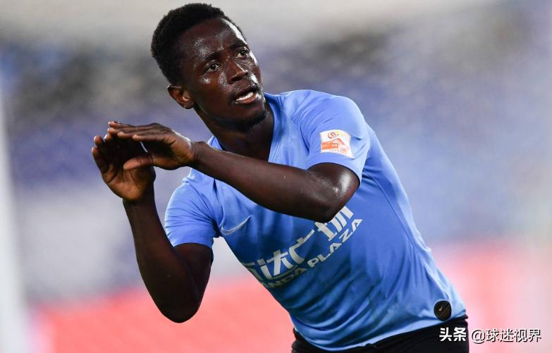23岁加纳国脚曾3球斩杀巴萨,新赛季有望成为大连人主力征战中超