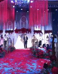 “如果这群女混混*攻围**我,我会舌战群儒!”你会怎样脱困?