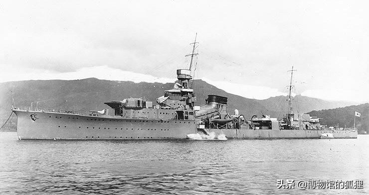 坑了日本海军的“造舰之神”：日本重巡洋舰，碰到鱼雷几乎速沉