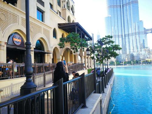 迪拜阿布扎比是哪个国家,阿布扎比和迪拜谁更值得去