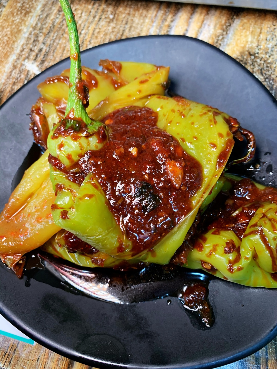 10张桌子的烤鱼店铺需要几个员工,长春市十张桌火锅