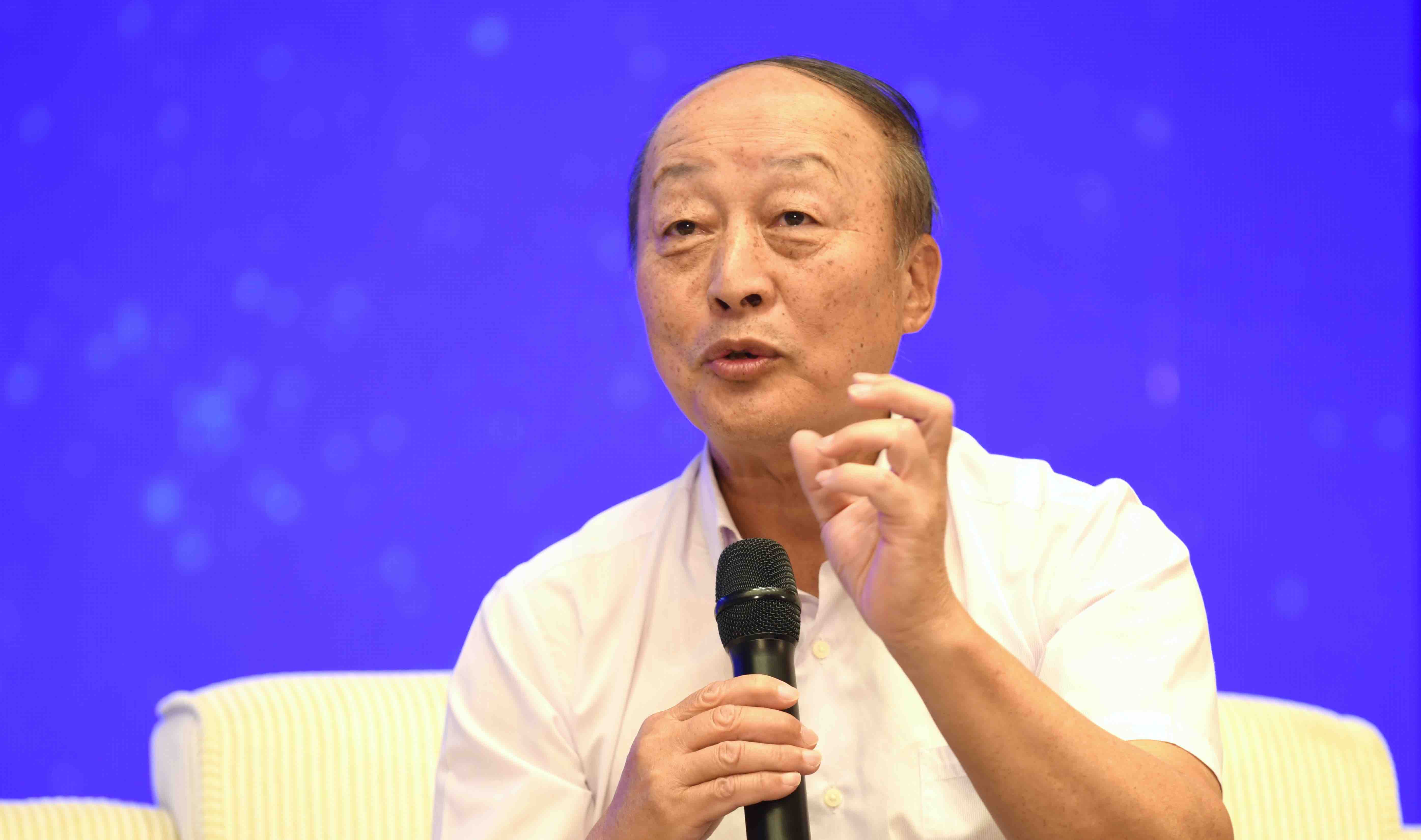 论道·龙永图、邓亚萍、张路、毛振华对话体教融合︱《论道》-《文明其精神野蛮其体魄》8月8日晚22:20播出