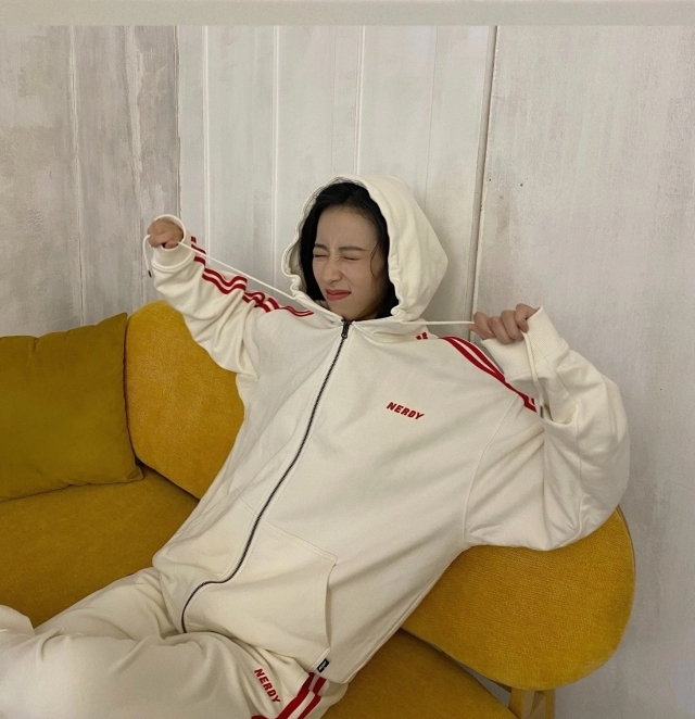 周雨彤职场穿搭,跟着周雨彤学穿搭的博主