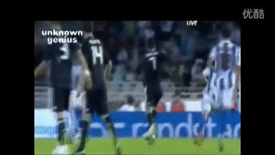 球王假装老人踢足球,内马尔假摔和c罗假摔哪个多