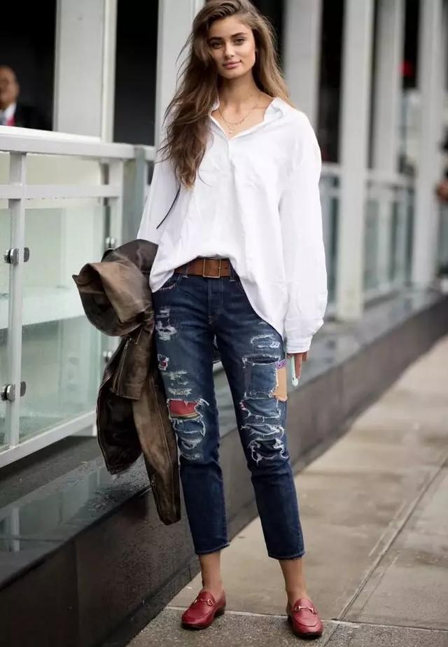 破洞牛仔裤被缝起来了 (妈妈补的破洞牛仔裤)