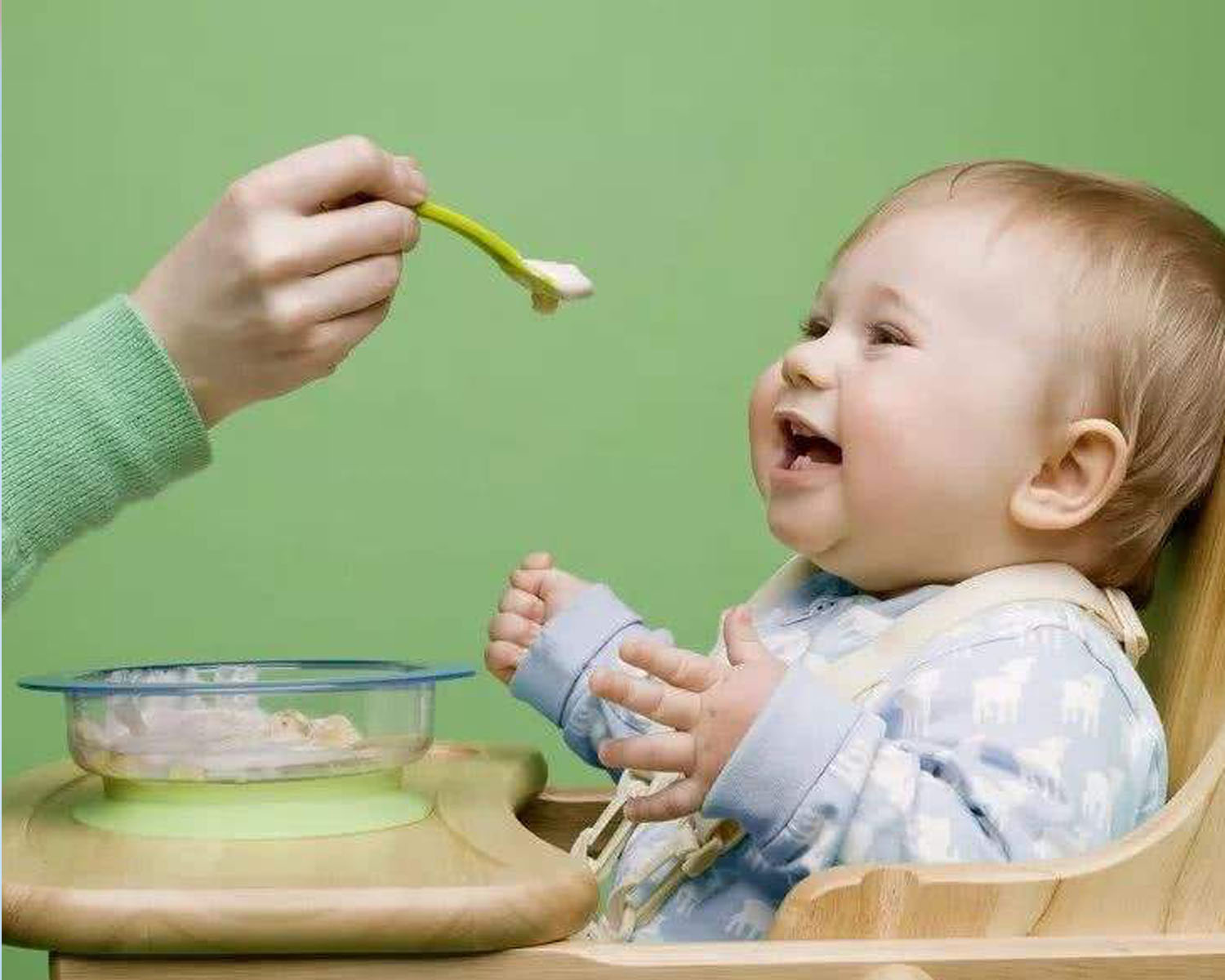 宝宝为什么会缺钙和缺锌,宝宝严重缺钙是怎么造成的