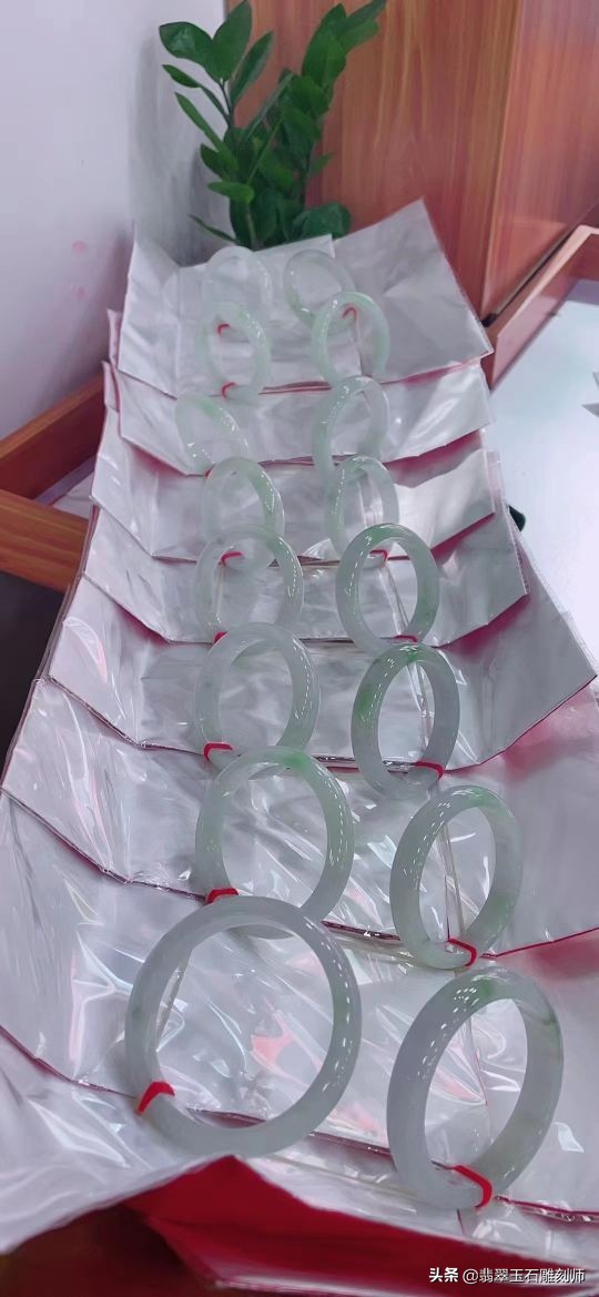 为了三百块钱，我很后悔骗了广州撑伞小姐姐