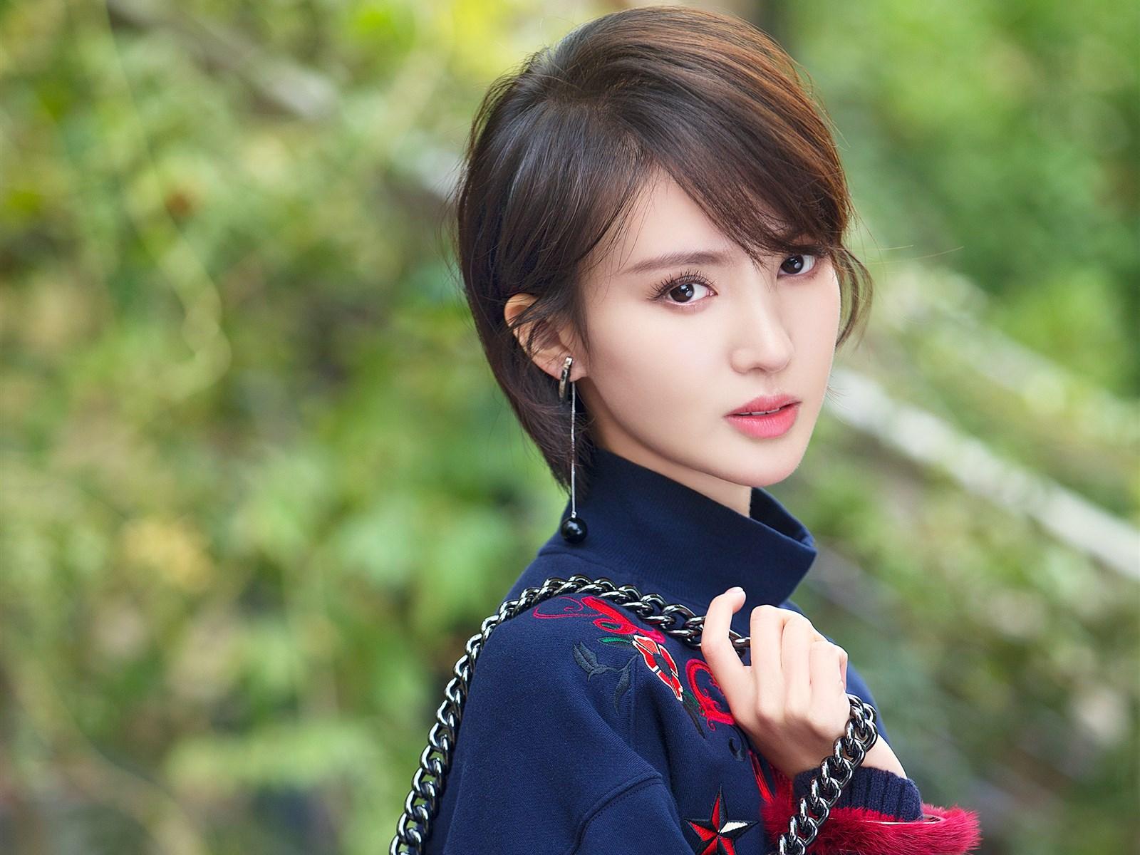 Baby沉迷吃阿胶，尤长靖买狗语翻译器，盘点明星们“上过的当”