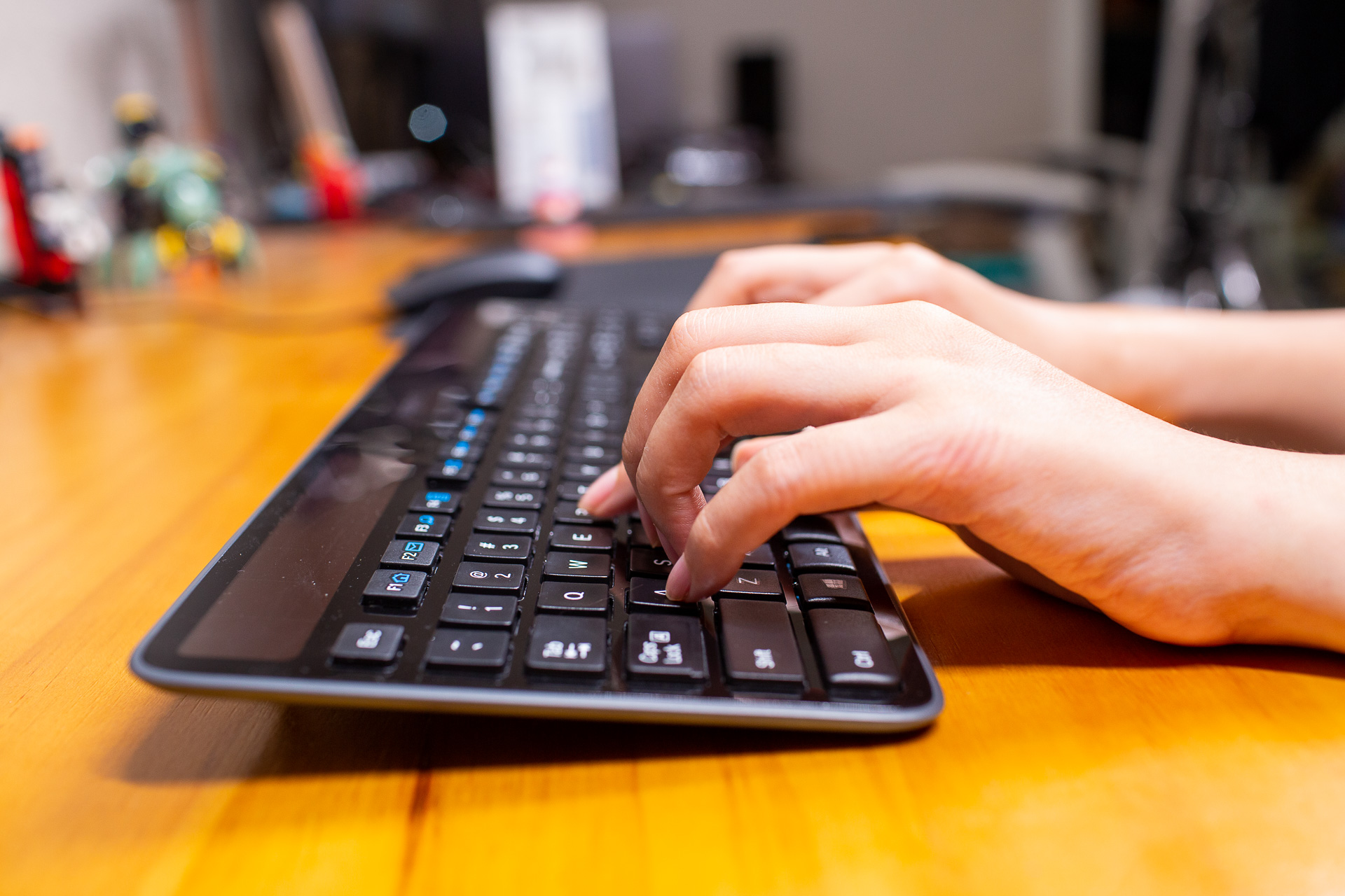 鏃犵嚎閿洏缃楁妧k580,缃楁妧鏃犵嚎钃濈墮閿洏鎺ㄨ崘k780