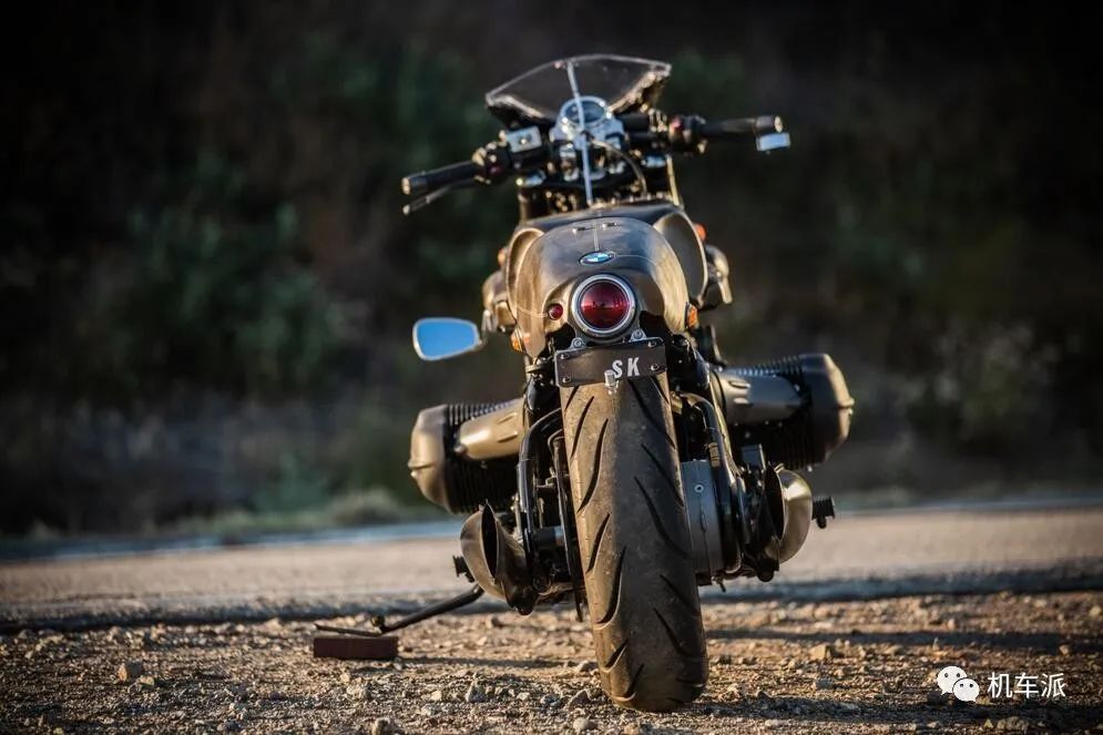 定制|“TheWal”手工大神打造的末日风宝马R18