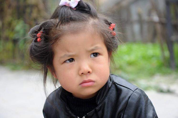 孩子喜欢夹腿、摩擦*体下**，除了些行为，家长还要注意以下几点