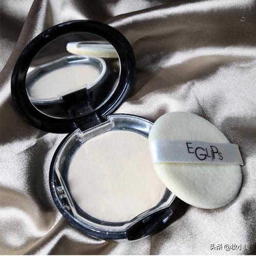 油皮不容易脱妆的散粉或者粉饼,适合干皮的定妆散粉粉饼推荐