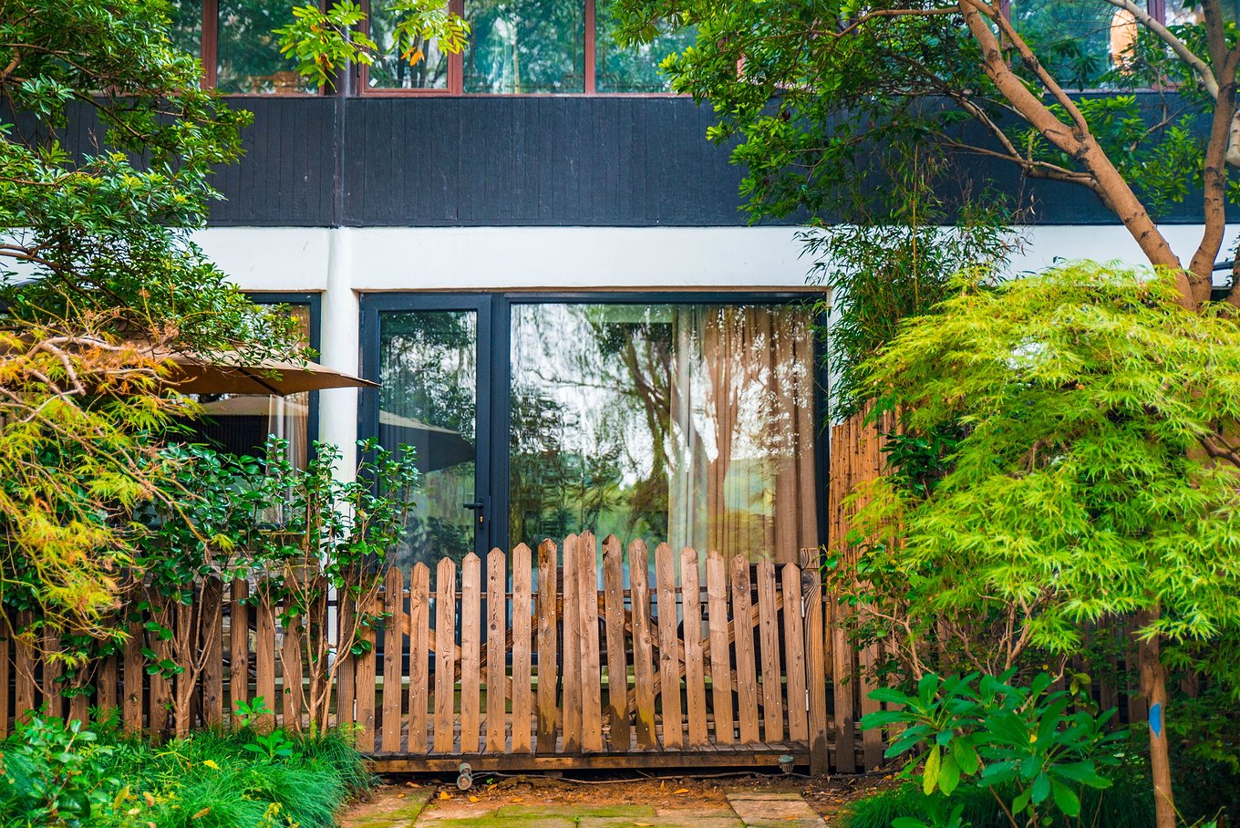 杭州西湖全季酒店离西湖近吗,杭州看西湖住哪个酒店比较好