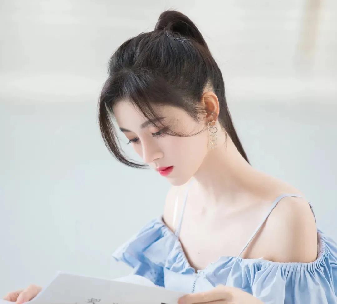 怎样剪刘海扎起来不嫌脸大,剪个刘海拯救一张脸