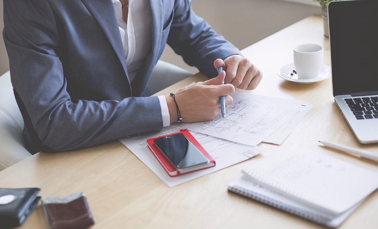 同事要我跟他调休,同事想和我换班我该怎么回复