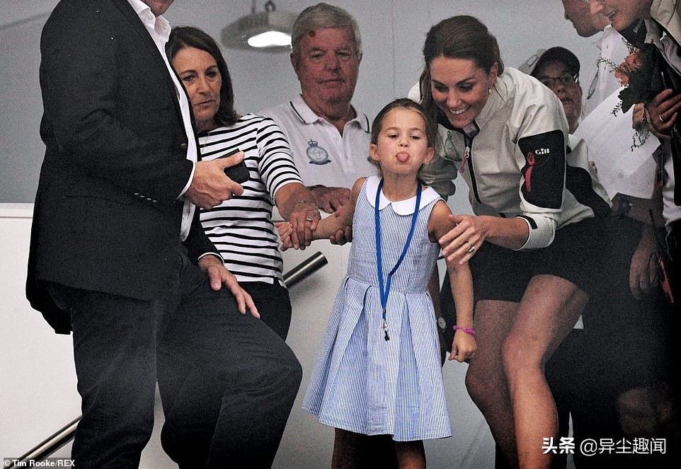 凯特王妃妹妹在凯特婚礼的美照,凯特和王妃的照片